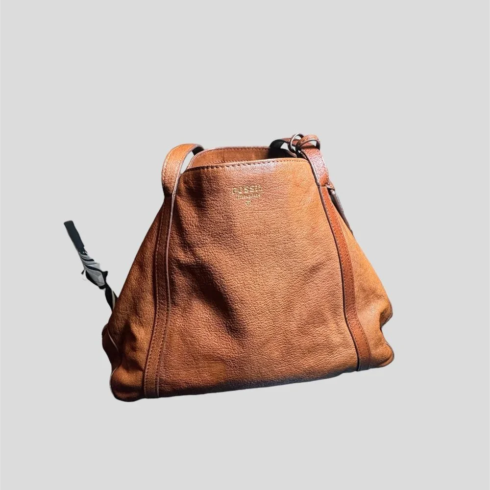 Fossil tan  gwen expandable leather tote bag